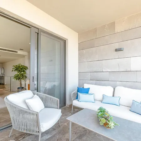 Vakantiehuis 3-bedroom Beachfront With Amenities
