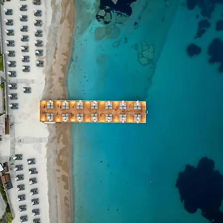3-Bedroom Beachfront Villa With Hotel Amenities Ferienhaus