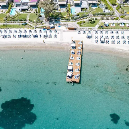 3-bedroom Beachfront With Amenities Holiday home
