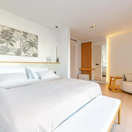 3-bedroom Beachfront With Amenities Holiday home