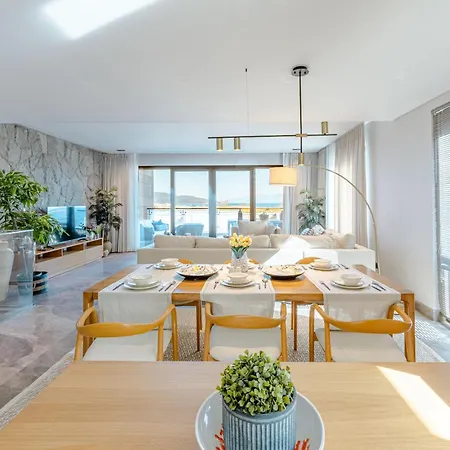 3-Bedroom Beachfront Villa With Hotel Amenities Ferienhaus Bodrum