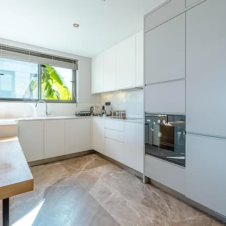 3-bedroom Beachfront With Amenities Holiday home