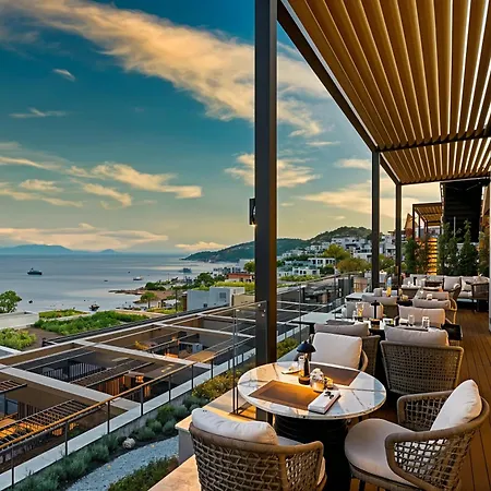 3-bedroom Beachfront With Amenities بودروم
