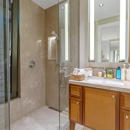 3-bedroom Beachfront With Amenities بيت للعطل بودروم