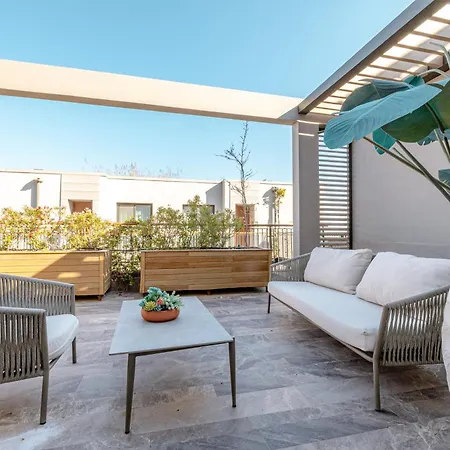 3-bedroom Beachfront With Amenities بيت للعطل بودروم